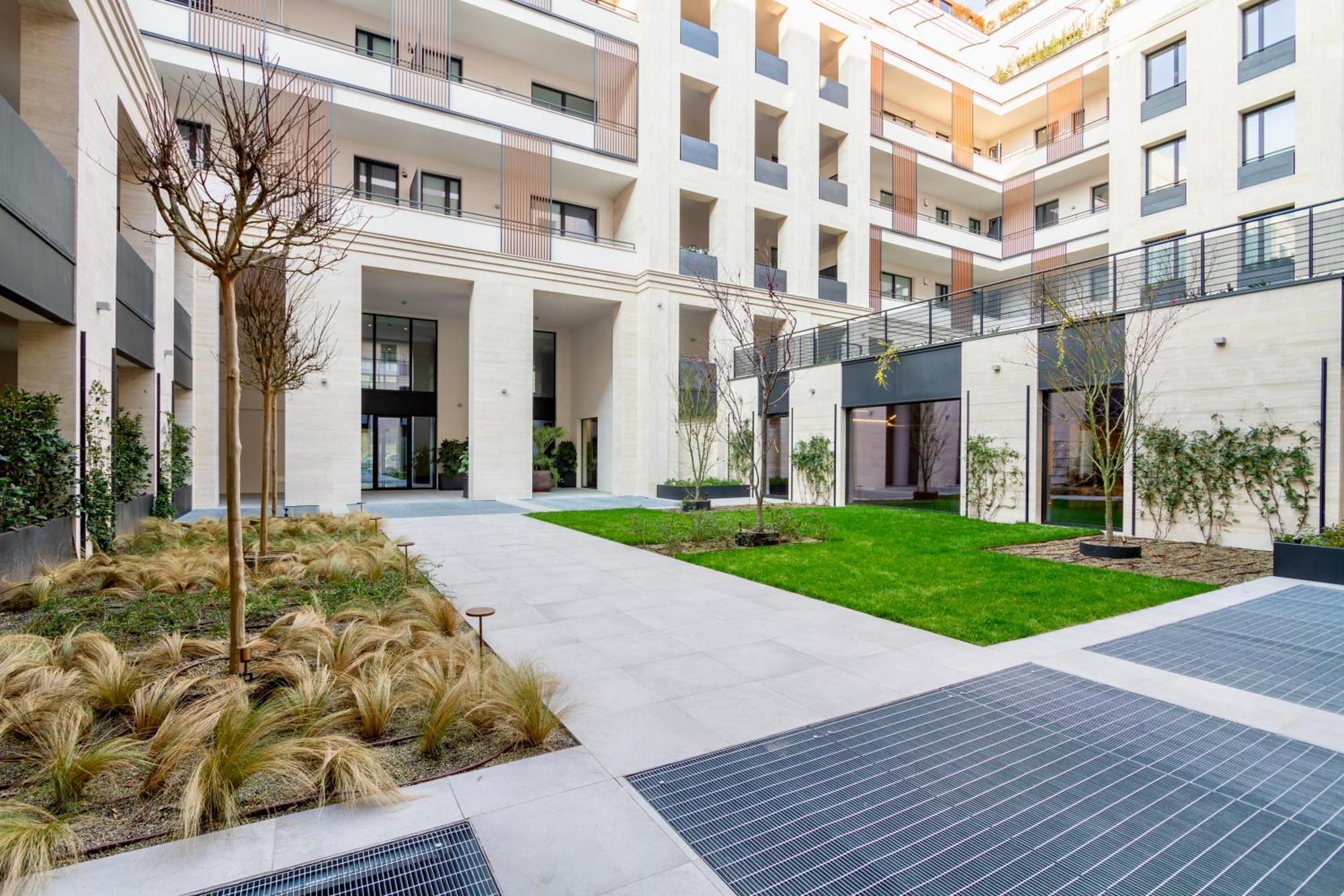 Urban Luxury - Bright And Central Apartment ميلان المظهر الخارجي الصورة